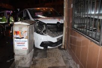Elazığ'da Minibüs İle Otomobil Çarpıştı Açıklaması 3 Yaralı