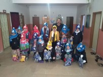 HAYIRSEVER İŞ ADAMI - Gercüş'te Çocuklara Giysi Yardımı