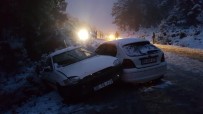 MAHSUR KALDI - Kar Görmeye Giden Vatandaşlar Araçlarıyla Mahsur Kaldı