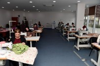EL EMEĞİ GÖZ NURU - Mersin'de Engelli Ailelerine Dikiş Kursu Veriliyor