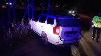 YARBAŞı - Otomobil Elektrik Trafosuna Çarptı Açıklaması 1 Yaralı
