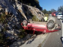SITKI KOÇMAN ÜNİVERSİTESİ - Sakar Rampasındaki Kazada Araç Ters Döndü