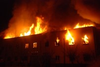 OZAN BALCı - Tokat Yazmacılar Sitesi'ndeki Yangın Kontrol Altına Alındı