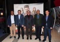 MÜNIR KARALOĞLU - Vali Karaloğlu, 'Türkler Geliyor' Filmini İzledi