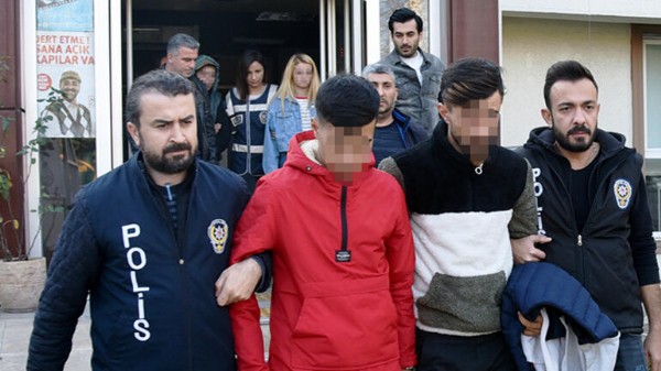 Gasp parasıyla saç boyatıp, alem yaptılar