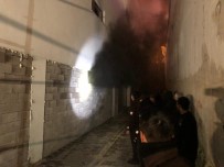Başkent'te 18 Katlı Apartmanın Kapalı Otoparkında 2 Araç Yandı