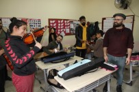 İMAM HATİP ORTAOKULU - Çocuklar İçin Çal Derneği Köy Okuluna Müzik Sınıfı Kazandırdı
