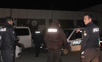KURUSIKI TABANCA - Edremit'te Polis Operasyonla Aranan 4 Kişiyi Yakaladı