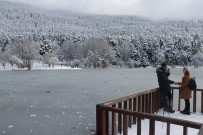 BEĞENDIK - Gölcük Tabiat Parkı'ndaki Göl Buz Tuttu