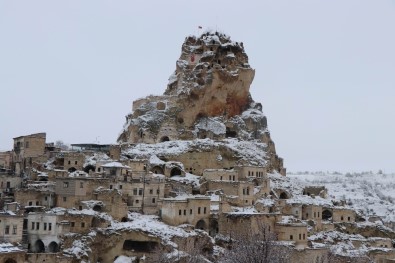 Kapadokya'da Çinli Turistlerin Kar Keyfi