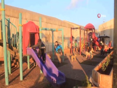 Korkuyla Büyüyen Suriyeli Çocukların Yüzü Oyun Parkıyla Güldü