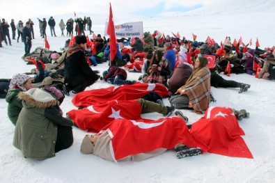 Tekden Öğrencilerinden 'Vatan Sevgisi' Yürüyüşü