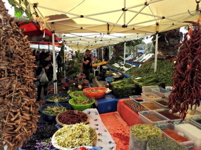 Alaçatı Ot Festivali'nde Hediyelik Eşya Standı Olmayacak