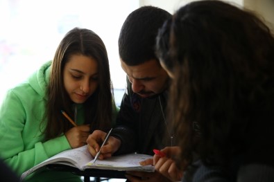 Aydınlı Gençler Etüt Merkezleriyle Hayallerine Kavuşuyor