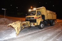 KAR YAĞıŞı - Çorum Belediyesi'nden Kar Mesaisi