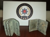 İNCIL - İbranice Yazılmış 2 Adet İncil Ele Geçirildi