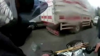 İstanbul'da Motosikletlilerin Ölümden Döndüğü Kazalar Kamerada