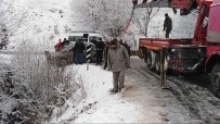 DOĞANTEPE - Karlı Yolda Faciadan Dönüldü Açıklaması 3 Yaralı