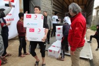 KERKÜK - Kızılay Kerkük'te Telaferli Göçmenlere Gıda Yardımı Yaptı