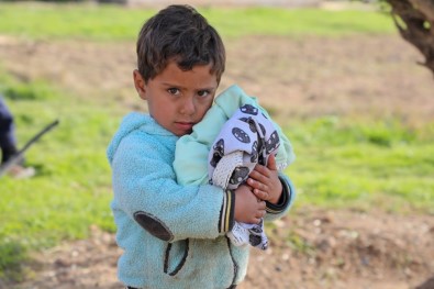 MSB Açıklaması' Tel Abyad'da 2-10 Yaş Arası Çocuklara Kıyafet Yardımı Yapıldı.'