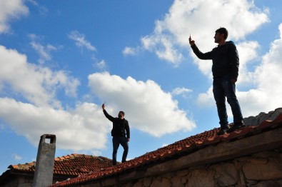 (Özel) Şebeke Avcısı Vatandaşlar, Cambazları Aratmıyor