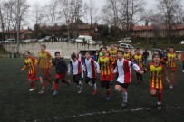 ŞAMPIYON - Rakip Oyuncuları Teselli Ettiler, Tribünlere Koştular