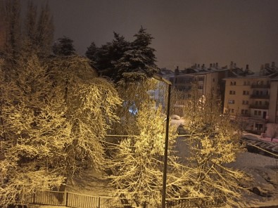 Tunceli'de Kar 184 Köy Yolunu Ulaşıma Kapattı