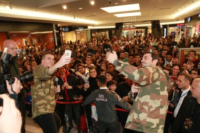 Ahmet Kural Ve Murat Cimcir İskenderu'nda Hayranları İle Buluştu