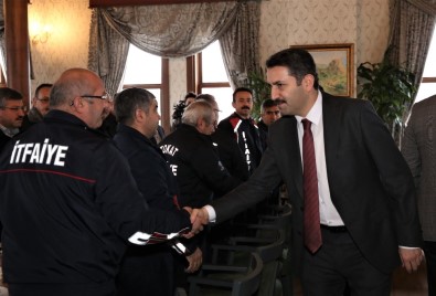 Başkan Eroğlu'ndan İtfaiyecilere Teşekkür Ziyareti