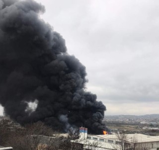 Bursa'da Geri Dönüşüm Fabrikasında Büyük Yangın