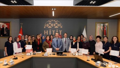 Hitit Üniversitesi'nden Ebe Ve Hemşirelere Doğum Koçluğu Eğitim