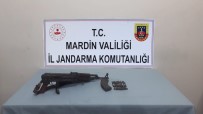 KALAŞNIKOF - Jandarma Ekipleri Taşların Arasına Gizlenmiş Silah Ele Geçirdi