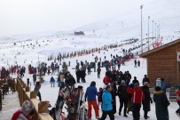 KAR KALINLIĞI - Kayak Merkezinde Kar Kalınlığı 80 Santimetreye Ulaştı