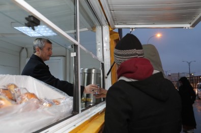 Şahinbey Belediyesi'den Dondurucu Soğukta İnsanın İçini Isıtan Hizmet