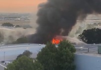 SYDNEY - Sydney Havaalanı Yakınındaki Depoda Korkutan Yangın