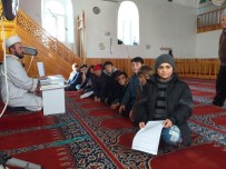 YARIŞ - Yarıyıl Tatili Boyunca En Çok Camiye Gelen Çocuklar Köylüler Tarafından Ödüllendirilecek