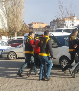 Aksaray'da Yakalanan 3 Gaspçı Tutuklandı