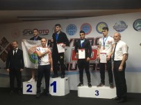 ŞAMPIYON - Balıkesirli Kickboksörlerden Madalya Yağmuru