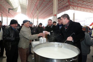 Burdur'da Pazar Esnafına Sıcak Süt