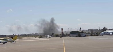 Hafter Uluslararası Mitiga Havaalanı'na Füze İle Saldırdı