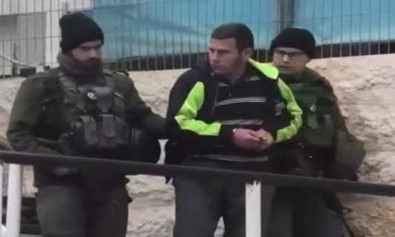 İsrail Askerleri Zihinsel Engelli Filistinliyi Gözaltına Aldı