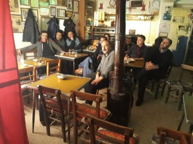 Kahvede Hacivat-Karagöz Oyunu