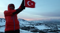 Türk Ekip Grönland'daki Buzul Vadisini Kızakla Böyle Geçti