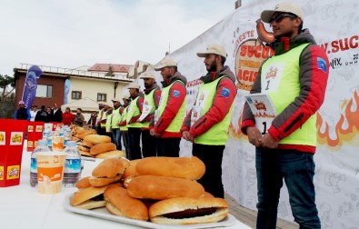 Türkiye'nin İlk Ve Tek Sucuk Ekmek Yeme Yarışması 'Sucukla Patla' Üçüncü Kez Yine Erciyes'te