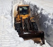 BELDE BELEDİYESİ - Yüksekova'da Kar Kalınlığı 5 Metreyi Geçti
