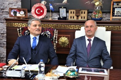 AK Parti Yerel Yönetimler Genel Başkan Yardımcısı Çakır'dan Tuşba Belediyesine Ziyaret