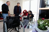 TEKERLEKLİ SANDALYE - Başkan Kılınç'tan Engelli Vatandaşa Tekerlekli Sandalye