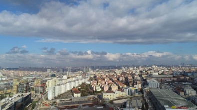 Kar Beklenen İstanbul'da Zaman Zaman Güneş Yüzünü Gösterdi