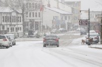 KARAYOLLARI - Karabük'te Etkili Kar Yağışı