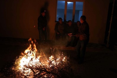 Manisa'da Vatandaşların Deprem Nöbeti